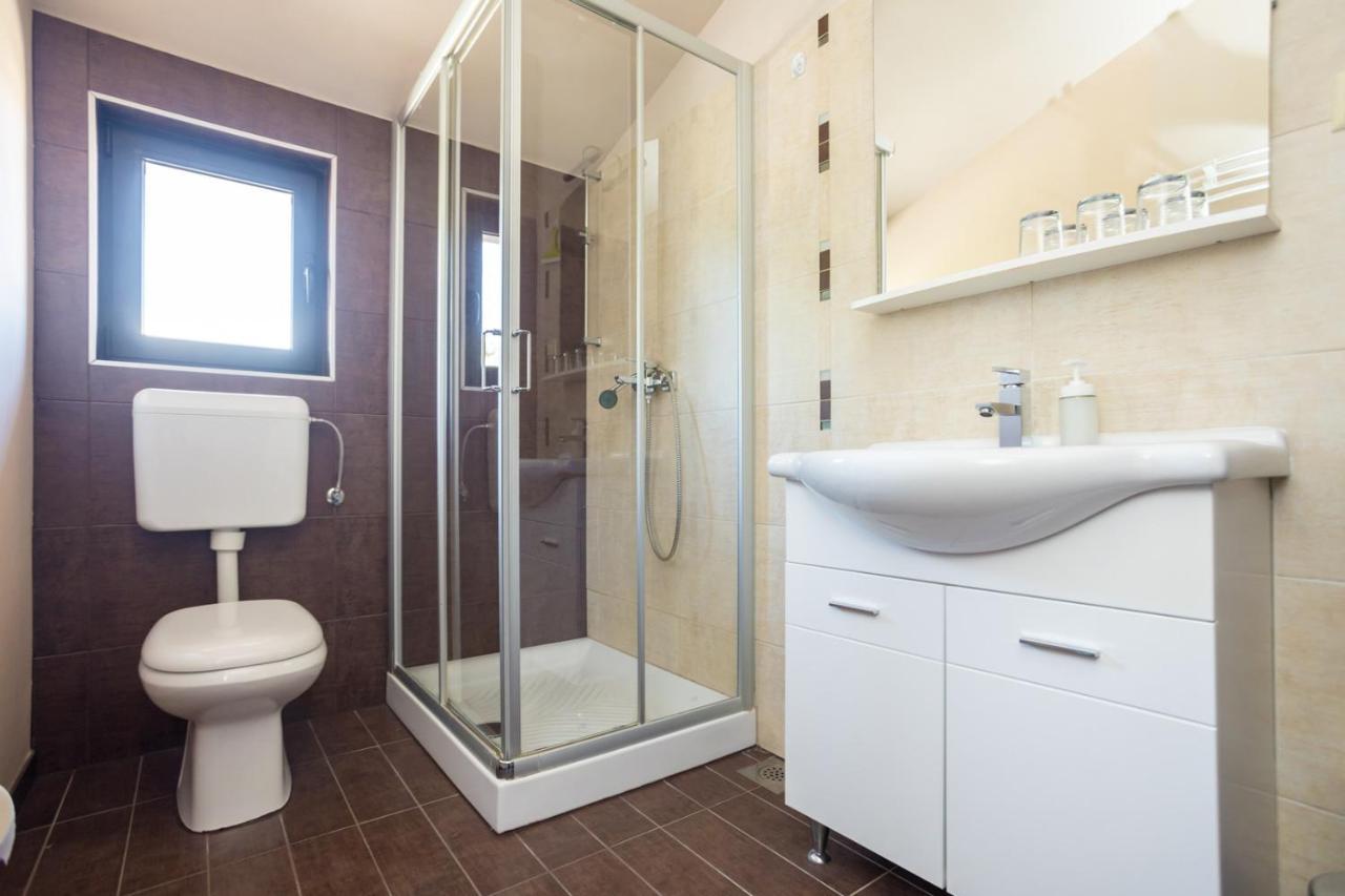 אומיסאליי Apartmani Beba מראה חיצוני תמונה