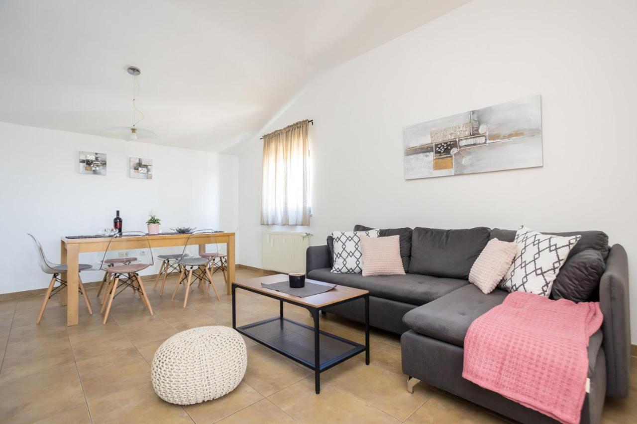 אומיסאליי Apartmani Beba מראה חיצוני תמונה